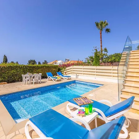 Jasmin Coral * Peyia