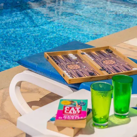 Jasmin Coral * Peyia