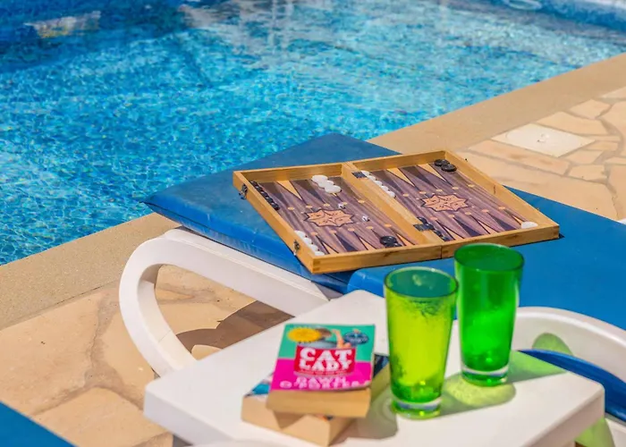 Jasmin Coral * Peyia